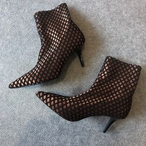 Fishnet pointed ankle boots y2k 2000s metallic 8